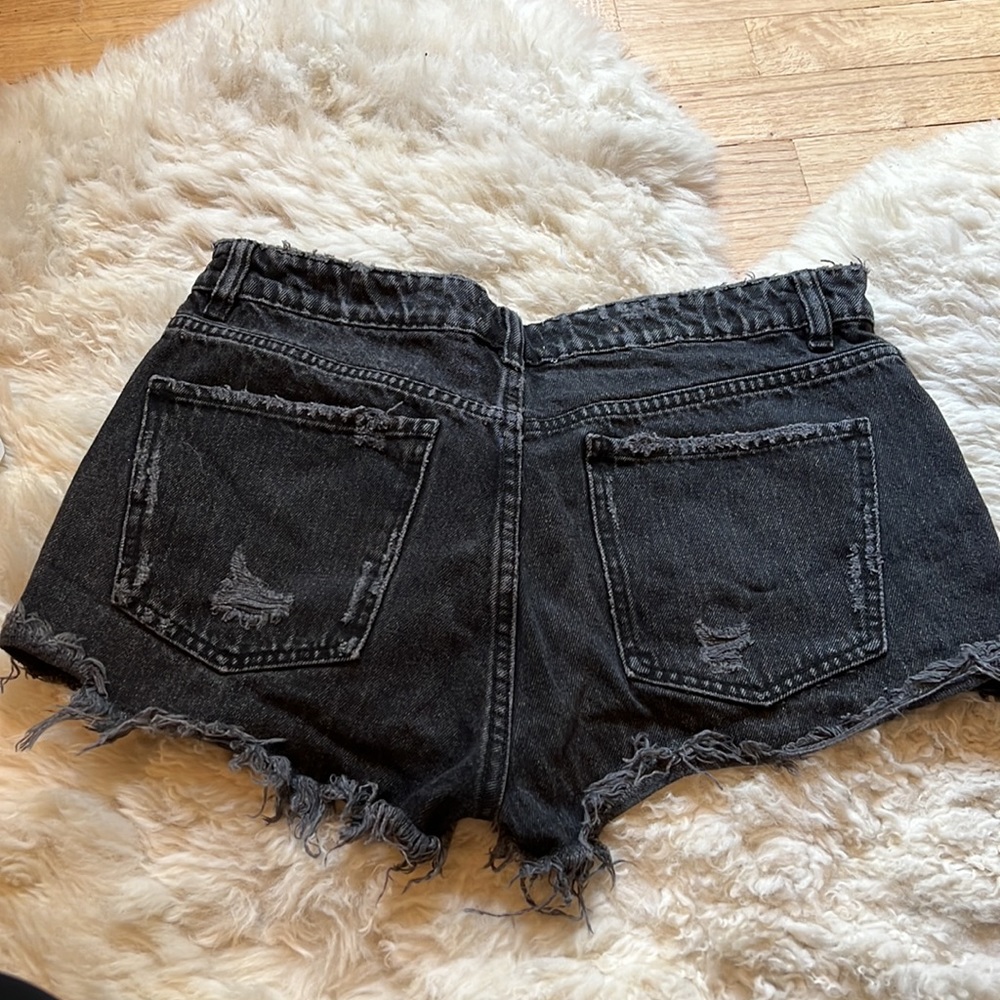 Shorts - Picture 3 of 3